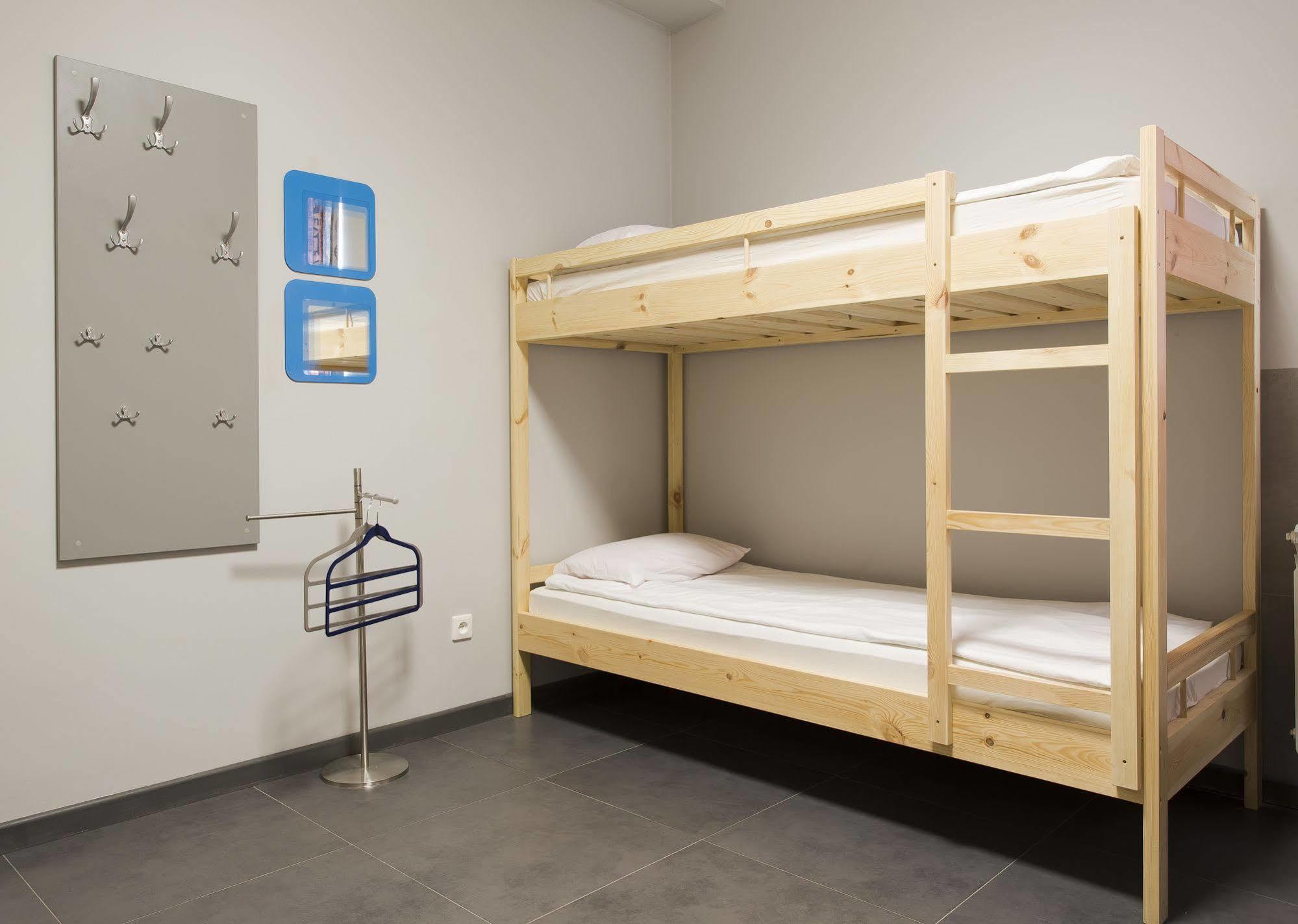 Hostel Siennicka Варшава Екстериор снимка