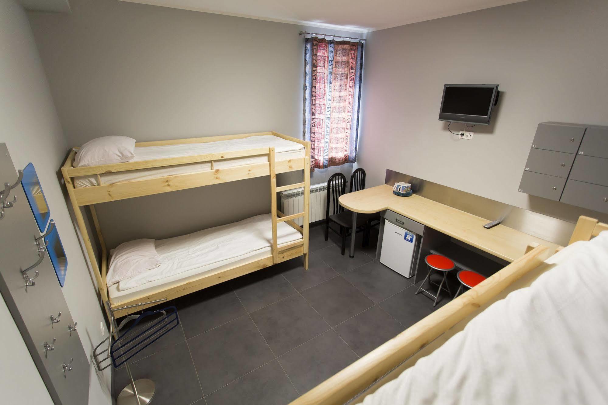 Hostel Siennicka Варшава Екстериор снимка
