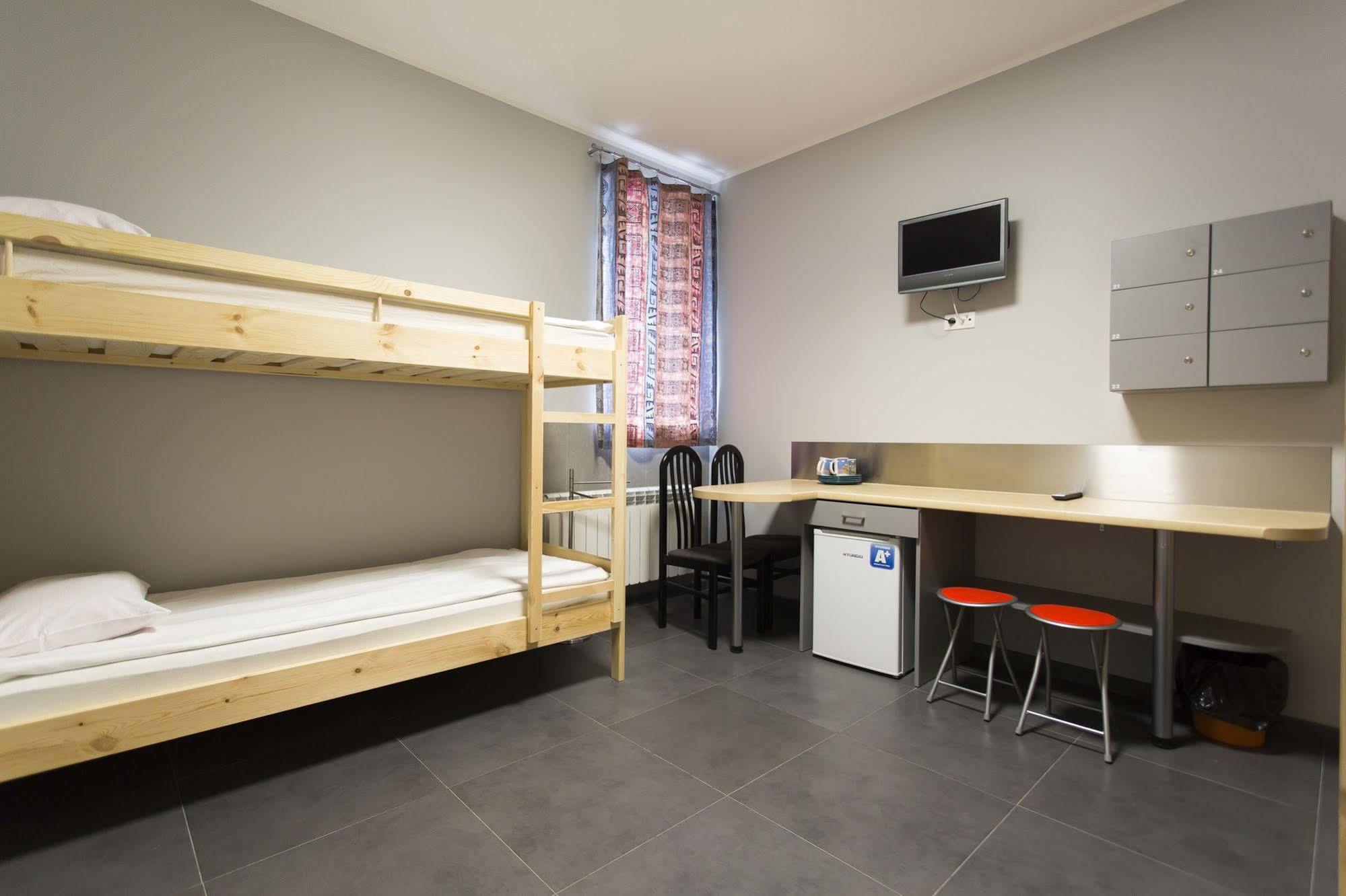 Hostel Siennicka Варшава Екстериор снимка