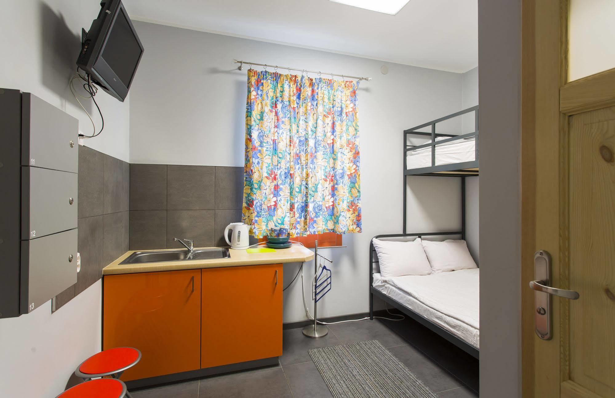 Hostel Siennicka Варшава Екстериор снимка